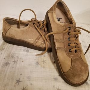 Dr martens mens low top size 7